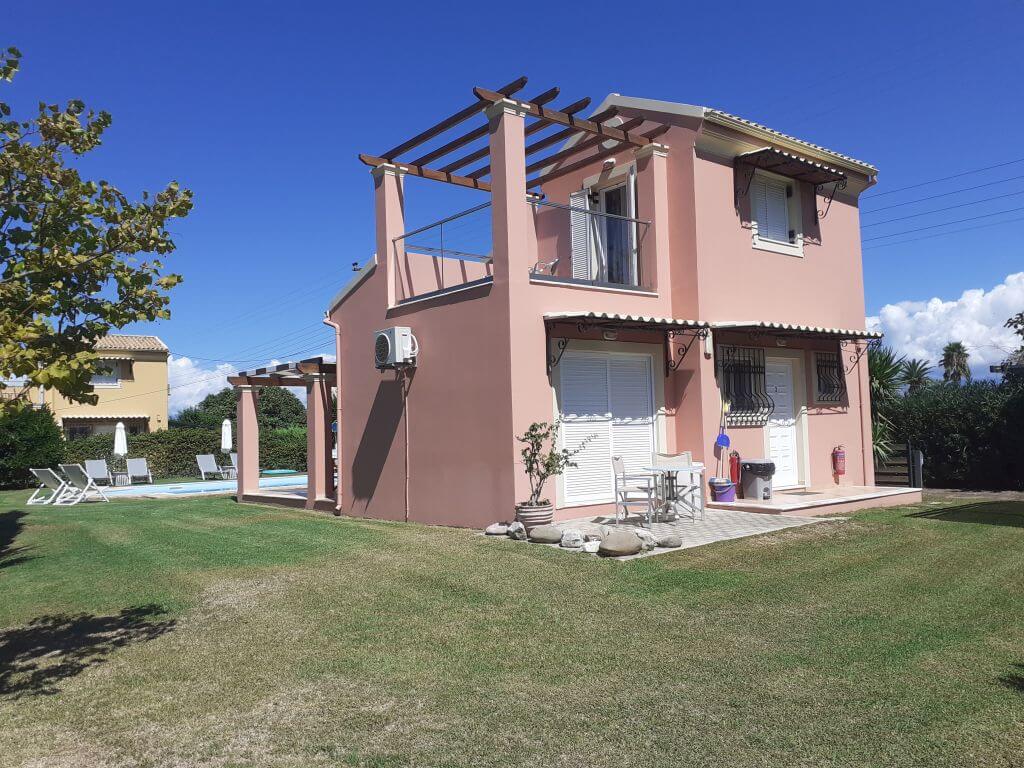 Three Villas with Pool - Complex View